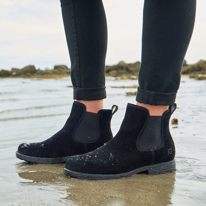 BORN Women's Cove Leather Ankle Chelsea Boots