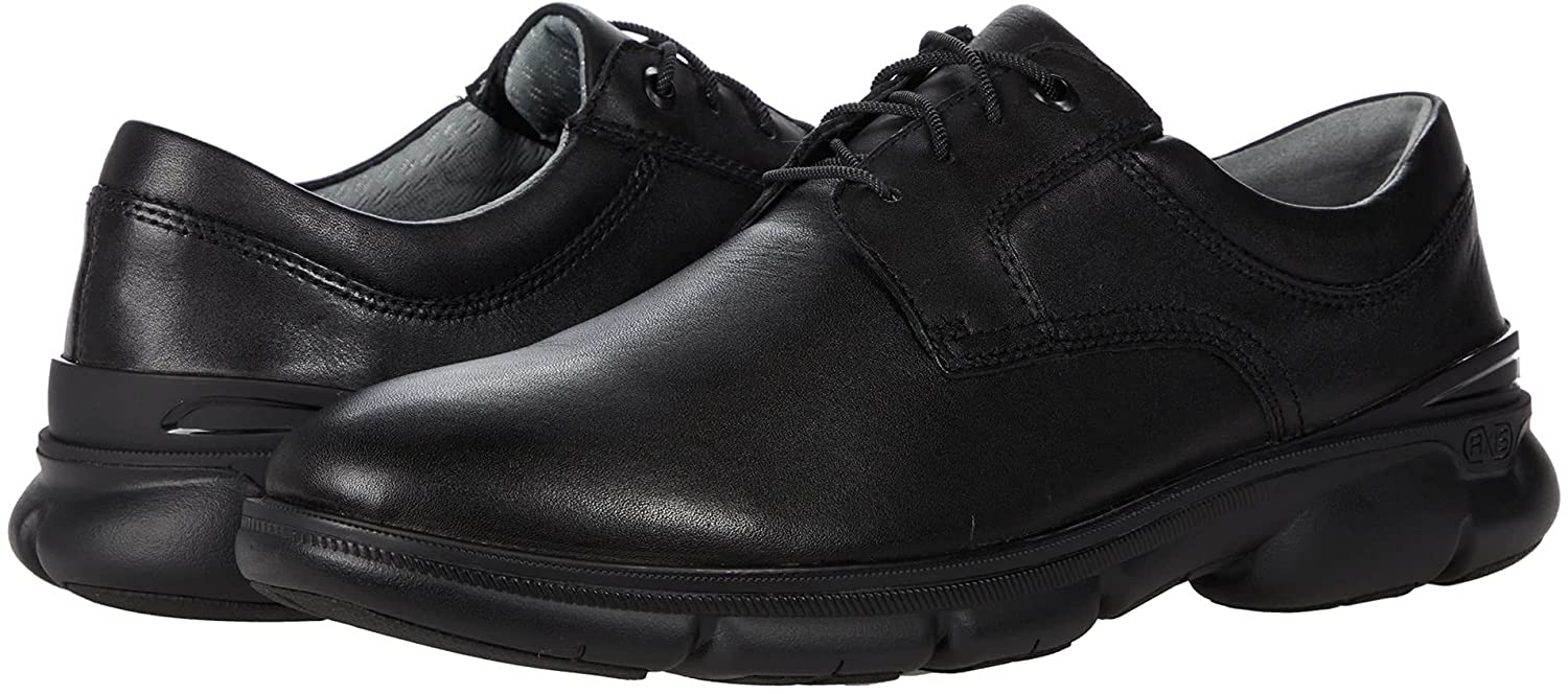 Johnston & Murphy Men's XC4 Tanner Dark Brown Size 9.5 Plain Toe Casual Shoes